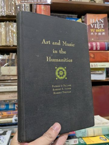  Art and Music in the Humanities - Delong,Egner & Thomas 