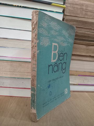  Biển nắng - Nhiều tác giả 