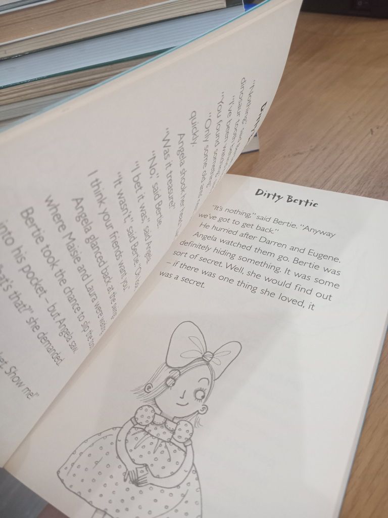  Dirty Bertie: Dinosaur! - D. Roberts, a. Macdonald 