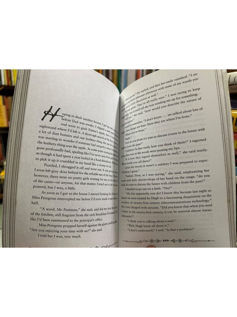  Miss Peregrine'S Home For Peculiar Children - Ransom Riggs 