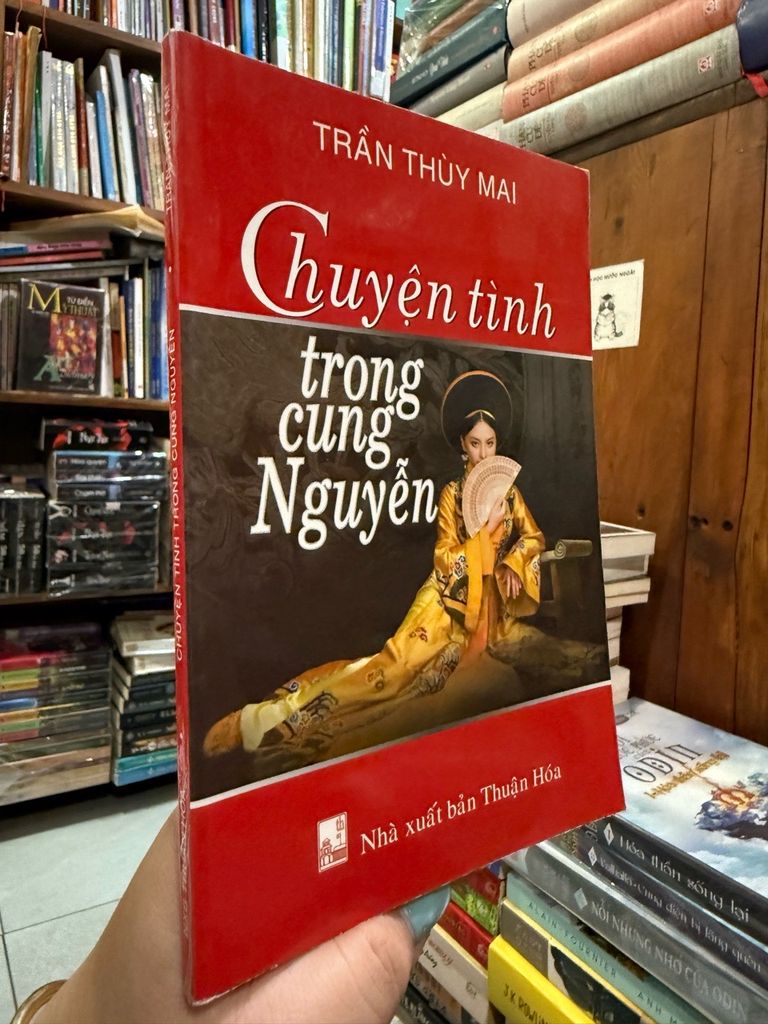  Chuyện Tình trong Cung Nguyễn - Trần Thùy Mai 