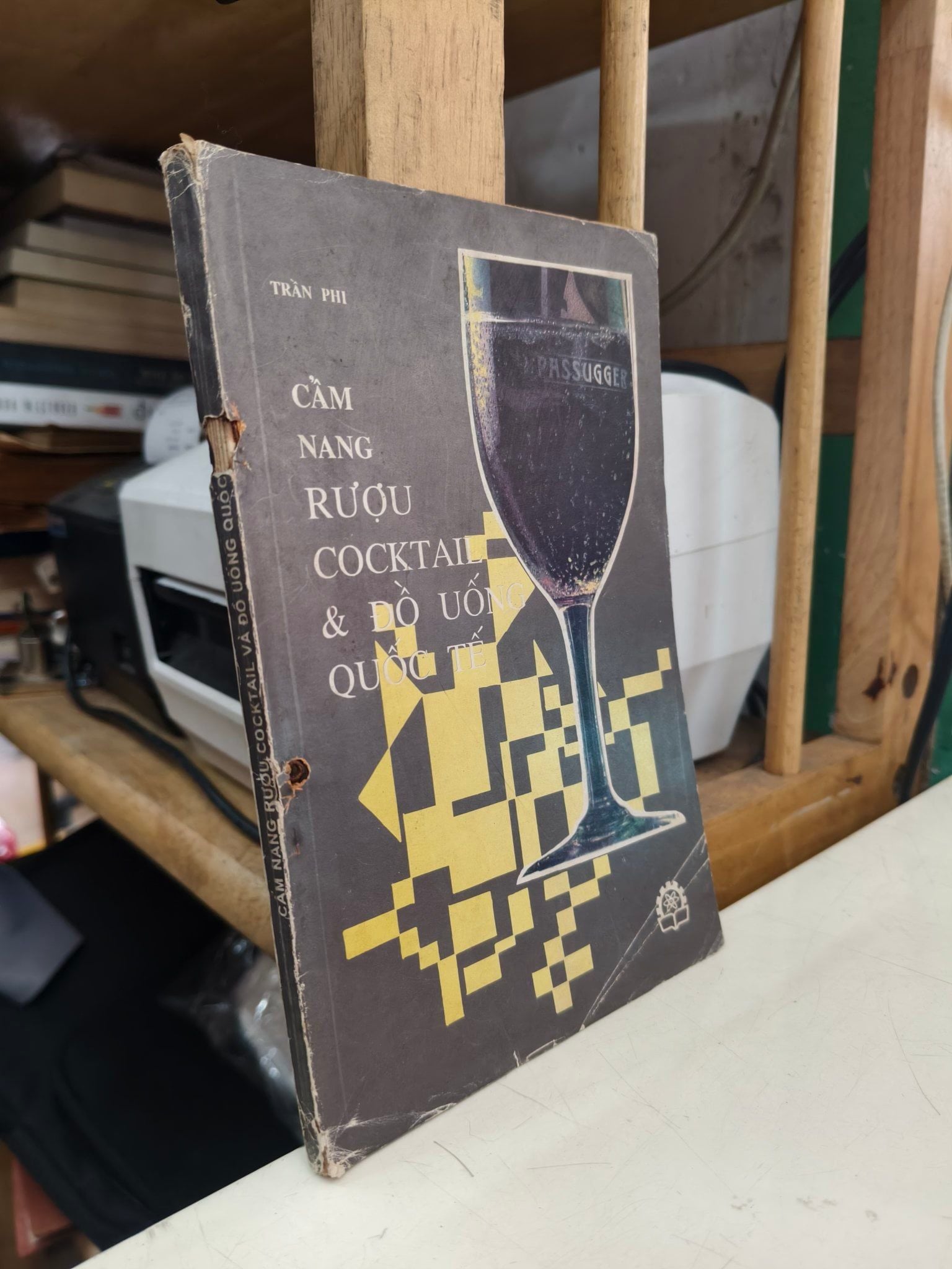  Cẩm ngang rượu cocktail và đồ uống quốc tế - Trần Phi 