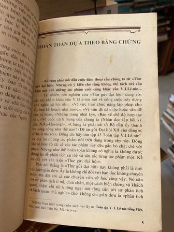  Đối thoại: Di chúc Lê-nin - Vla-đi-mia Na-U-Mốp 