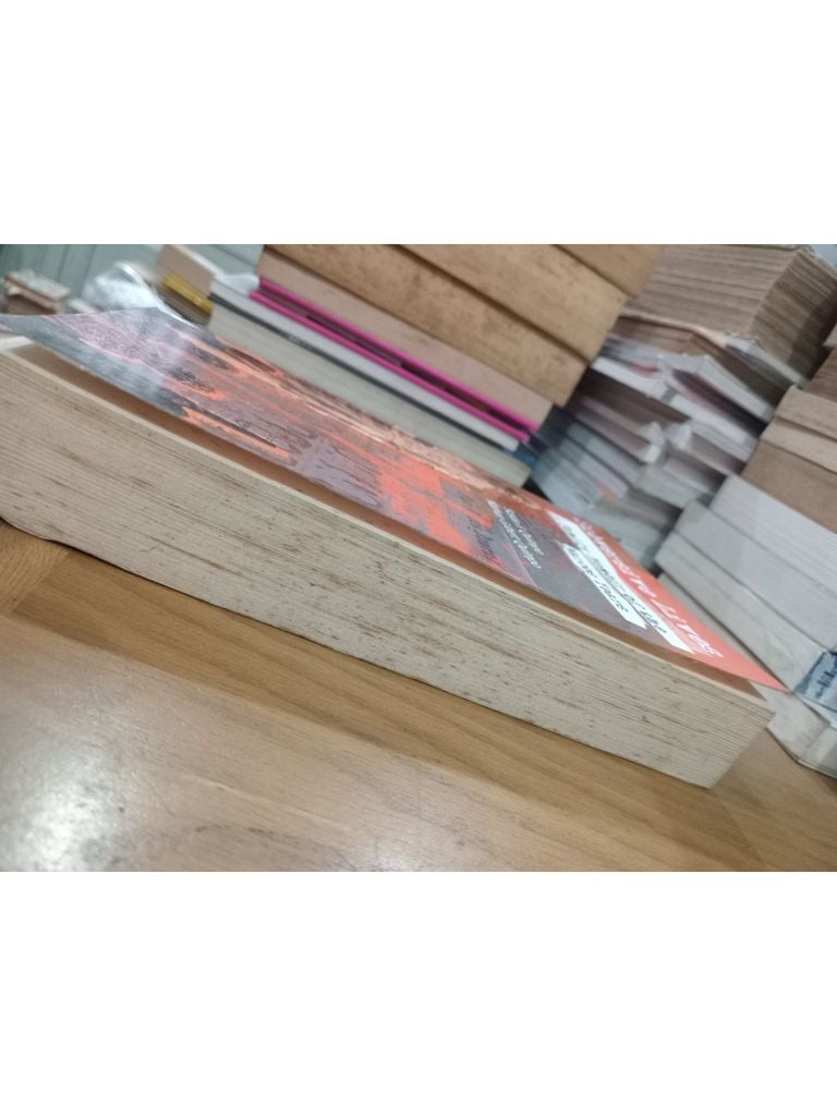  Subversive Lives: A Family Memoir Of The Marcos Years - Susan F. Quimpo, Nathan Gilbert Quimpo 