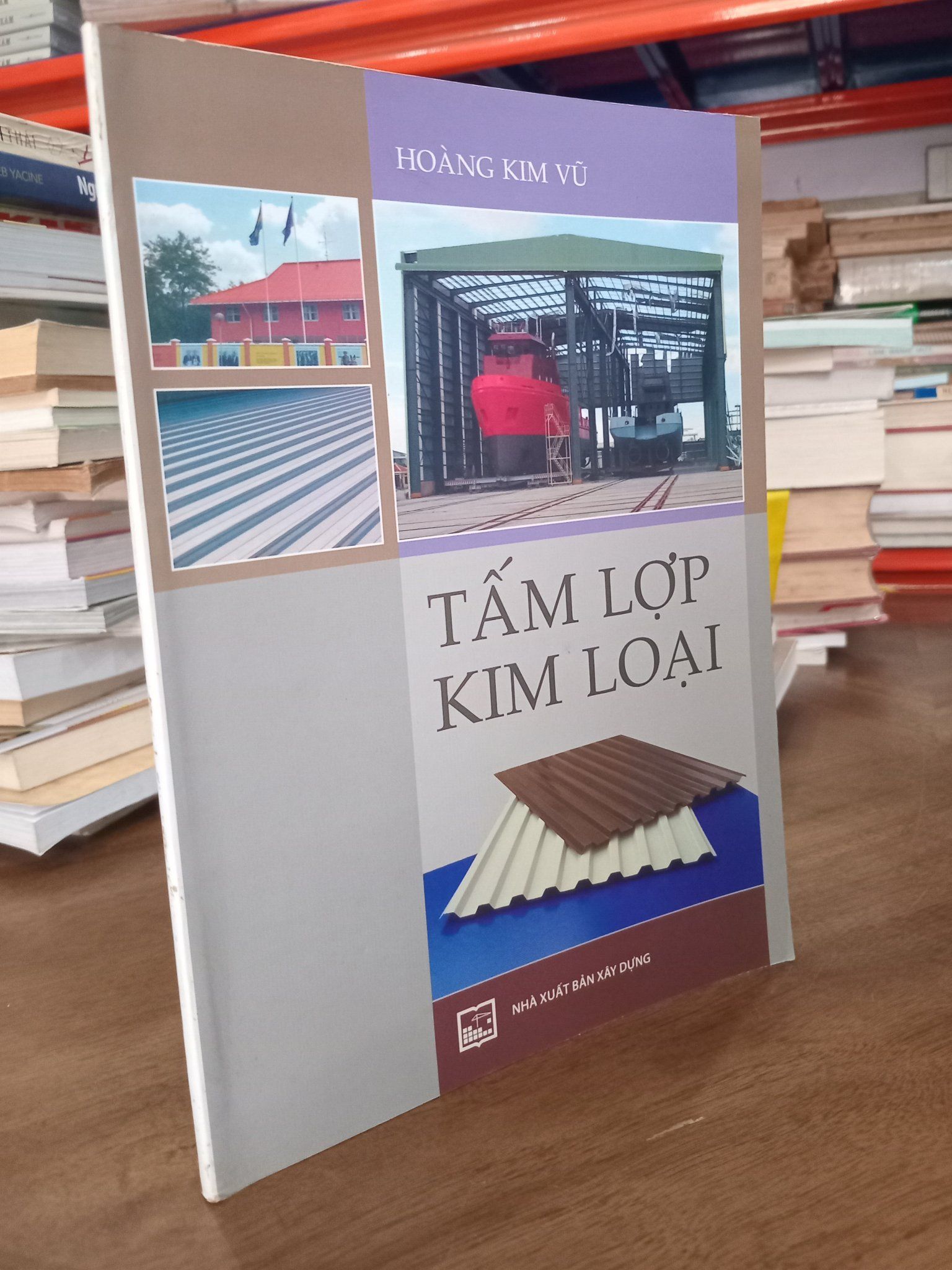 Tấm lợp kim loại - Hoàng Kim Vũ 