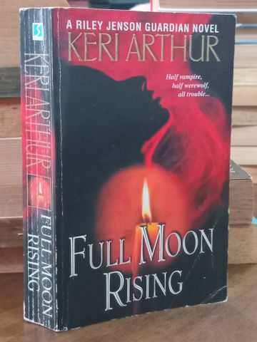  Full Moon Rising - Keri Arthur 