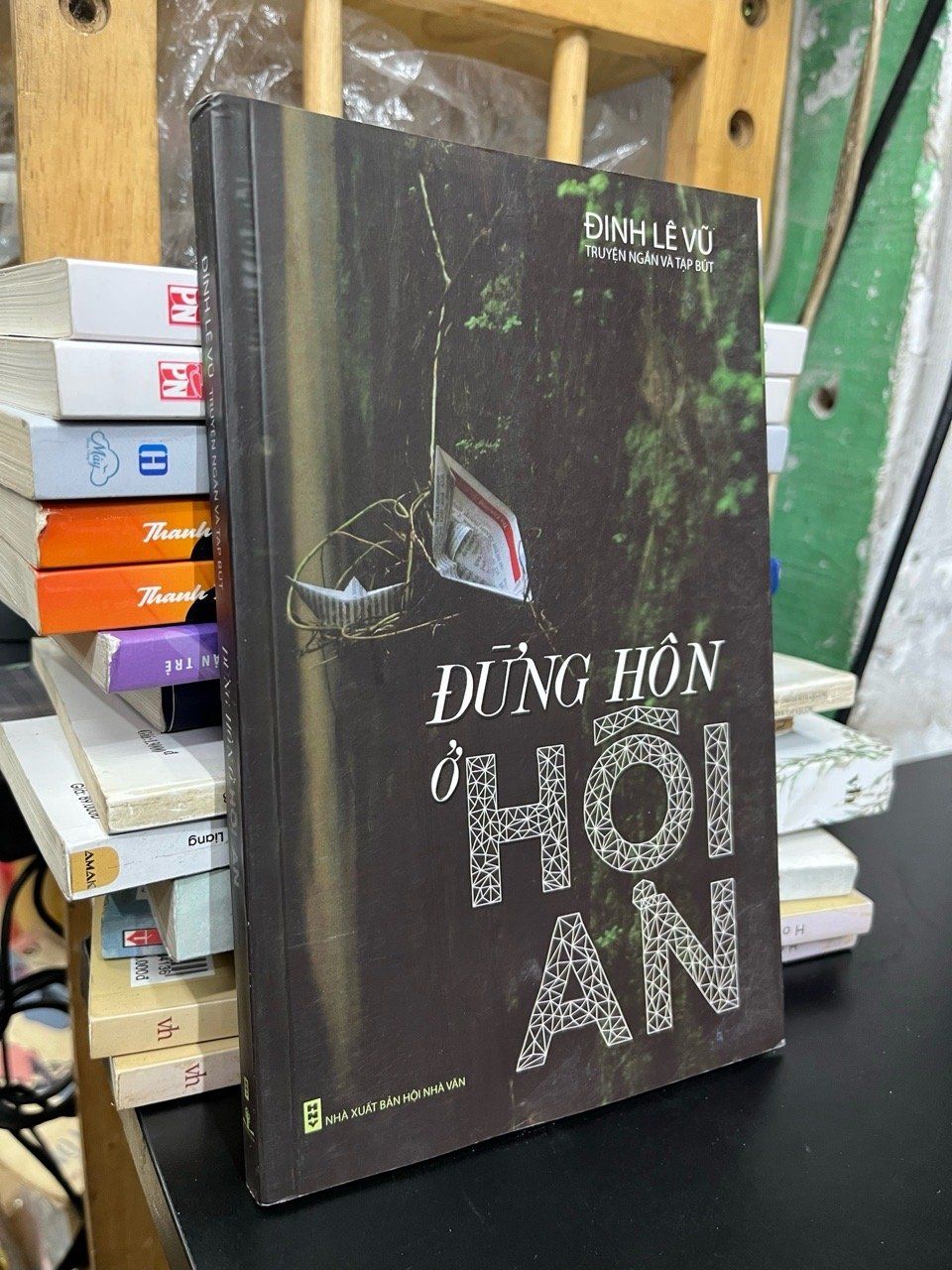  Đừng hôn ở Hội An - Đinh Lê Vũ 