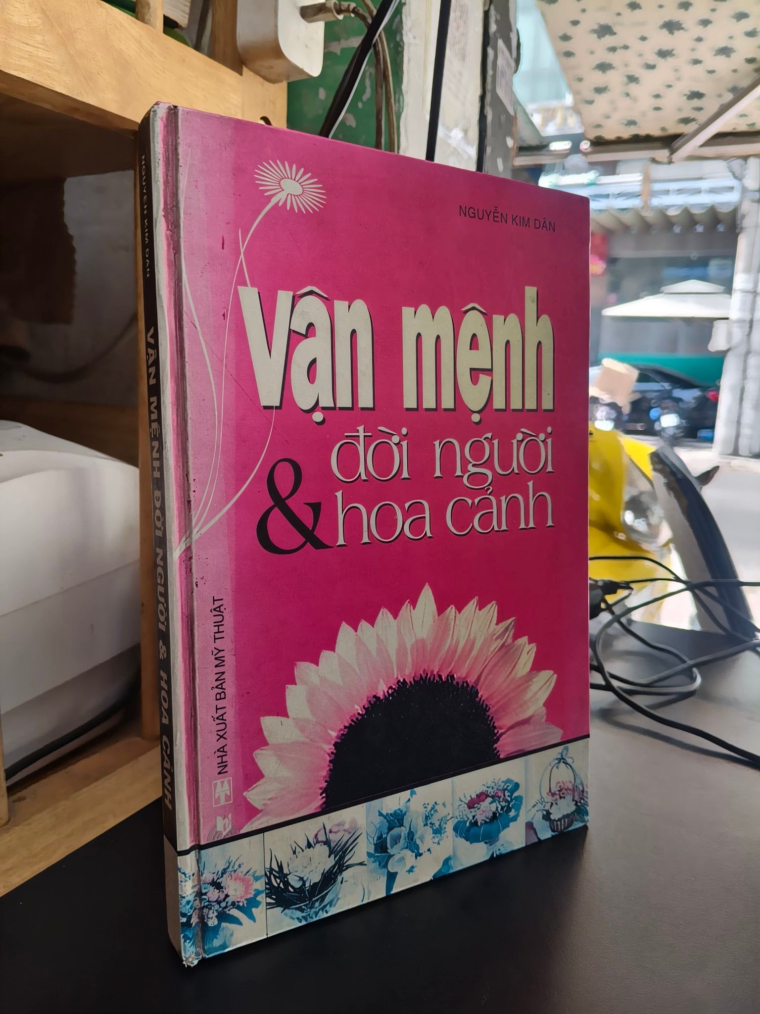  Vận mệnh đời người và hoa cảnh 