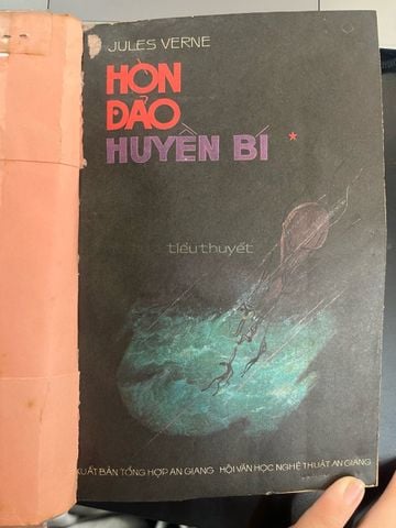  Hòn Đảo Huyền Bí - Jules Verne 