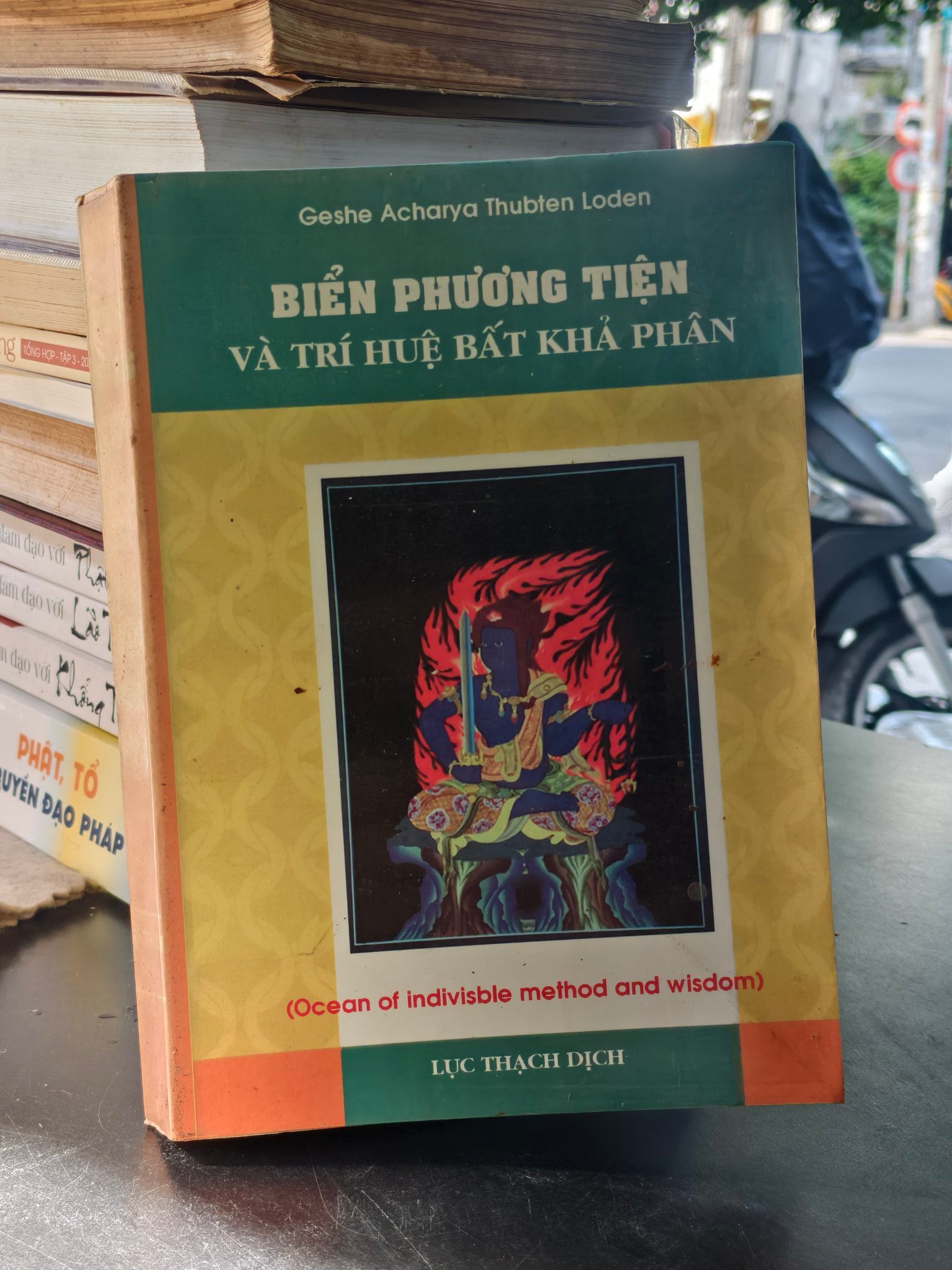  Biển phương tiện và trí huệ bất khả phân - Geshe Acharya Thubten Loden (sách kéo lụa) 