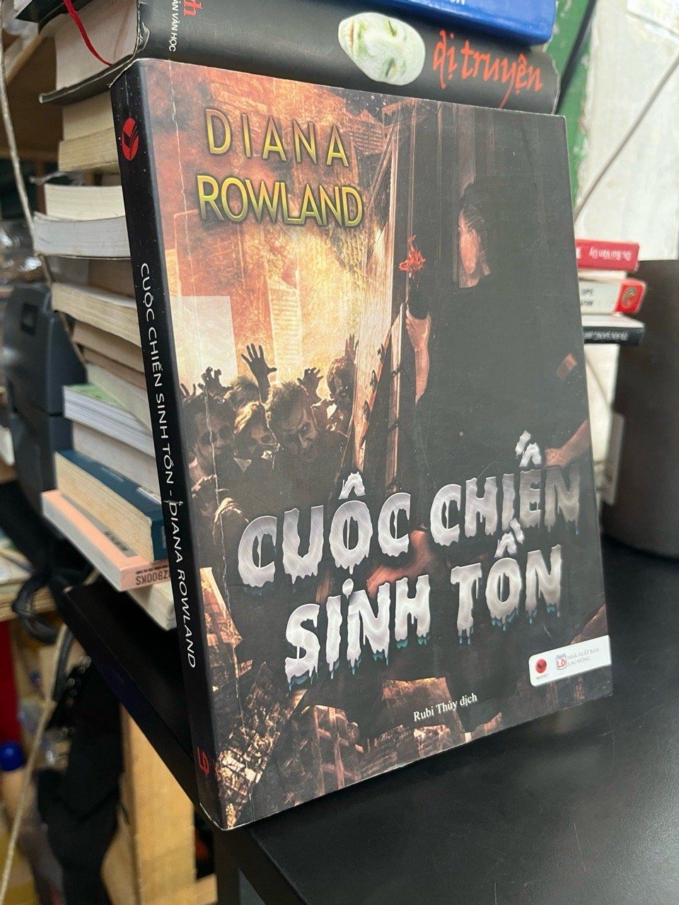  Cuộc chiến sinh tồn - Diana Rowland 