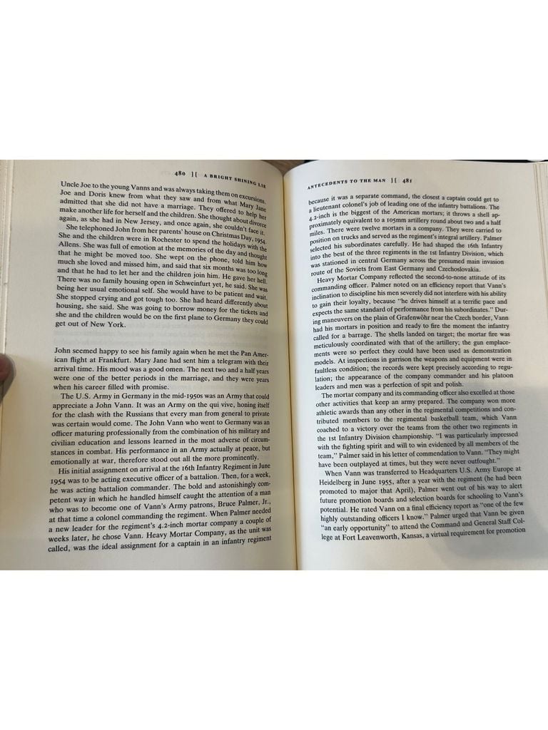  A Bright Shining Lie John Paul Vann And America In Vietnam - Neil Sheehan 