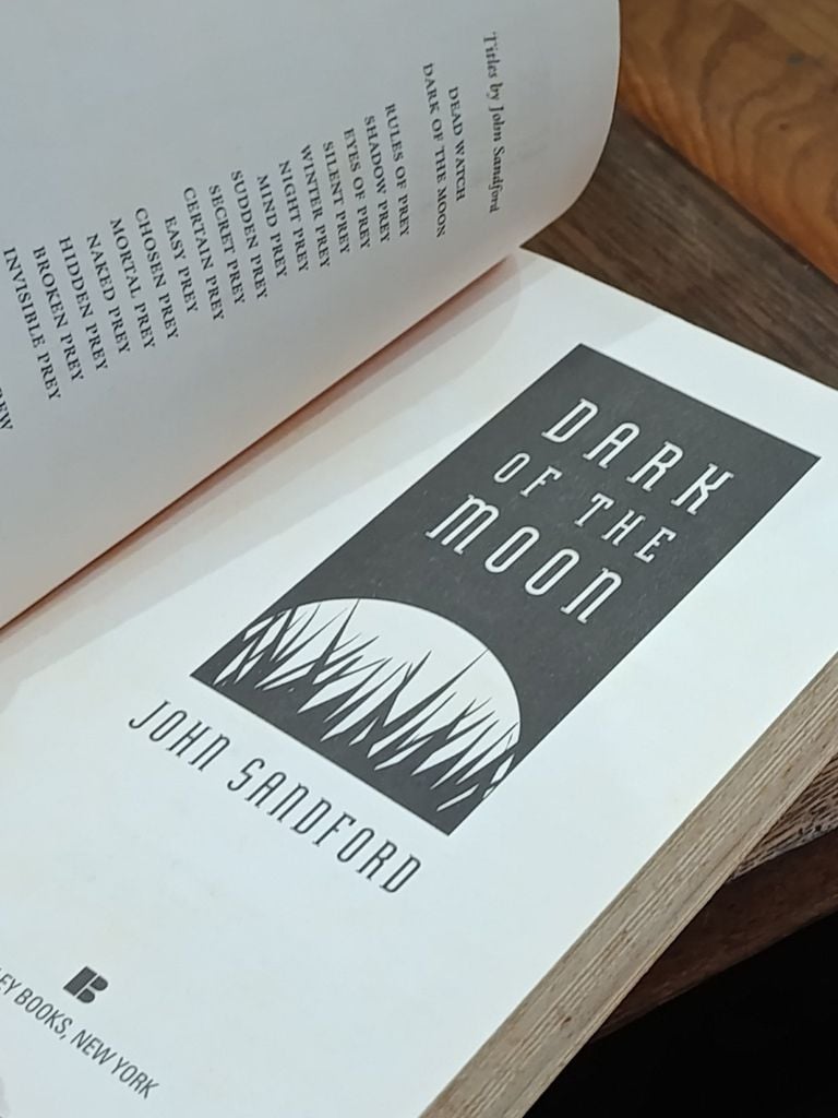  Dark Of The Moon - John Sandford 