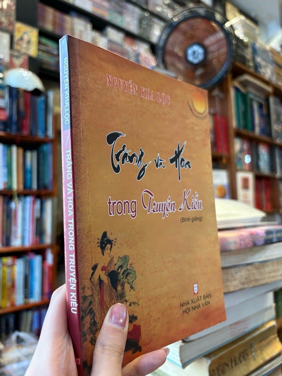  Trăng Và Hoa Trong Truyện Kiều - Nguyễn Kha Lộc 