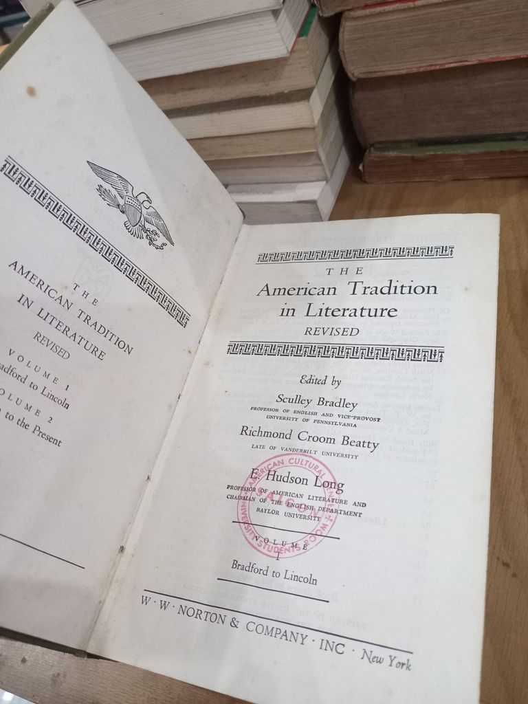 The American Tradition In Literature - Sculley Bradley, Richmond Croom Beatty, E. Hudson Long 