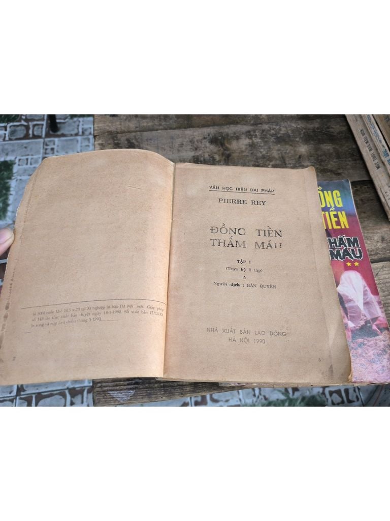  Đồng Tiền Thấm Máu - Pierre Rey 