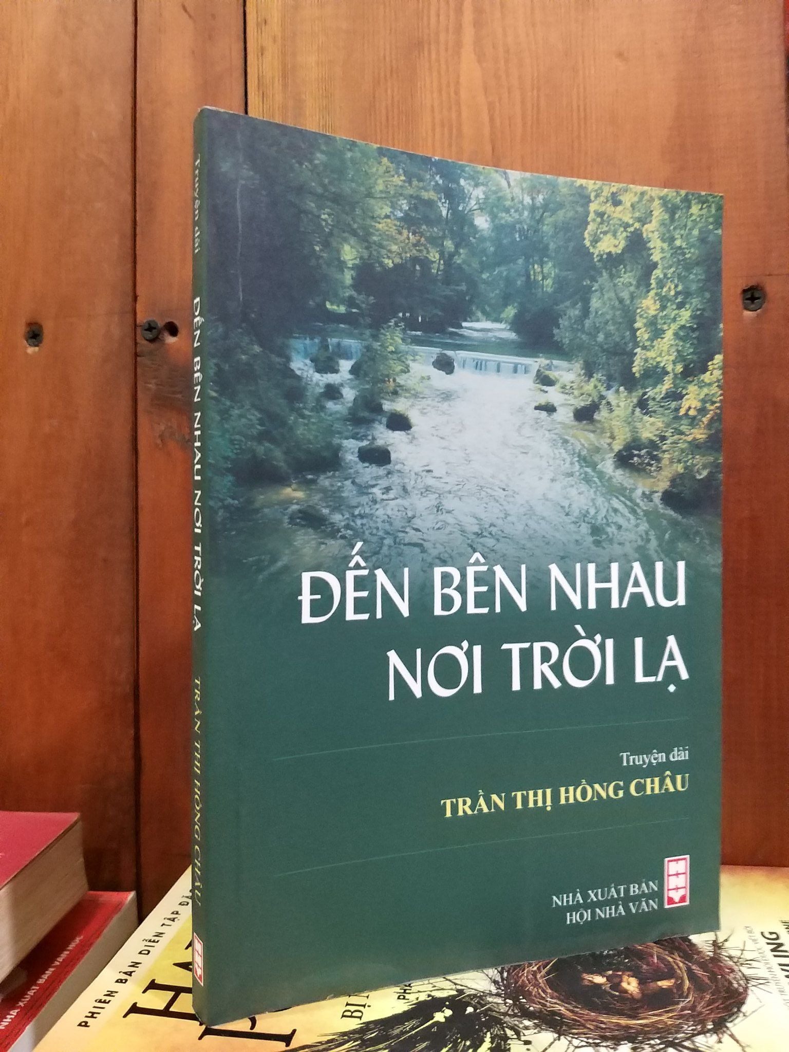  Đến bên nhau nơi trời lạ - Trần Thị Hồng Châu 