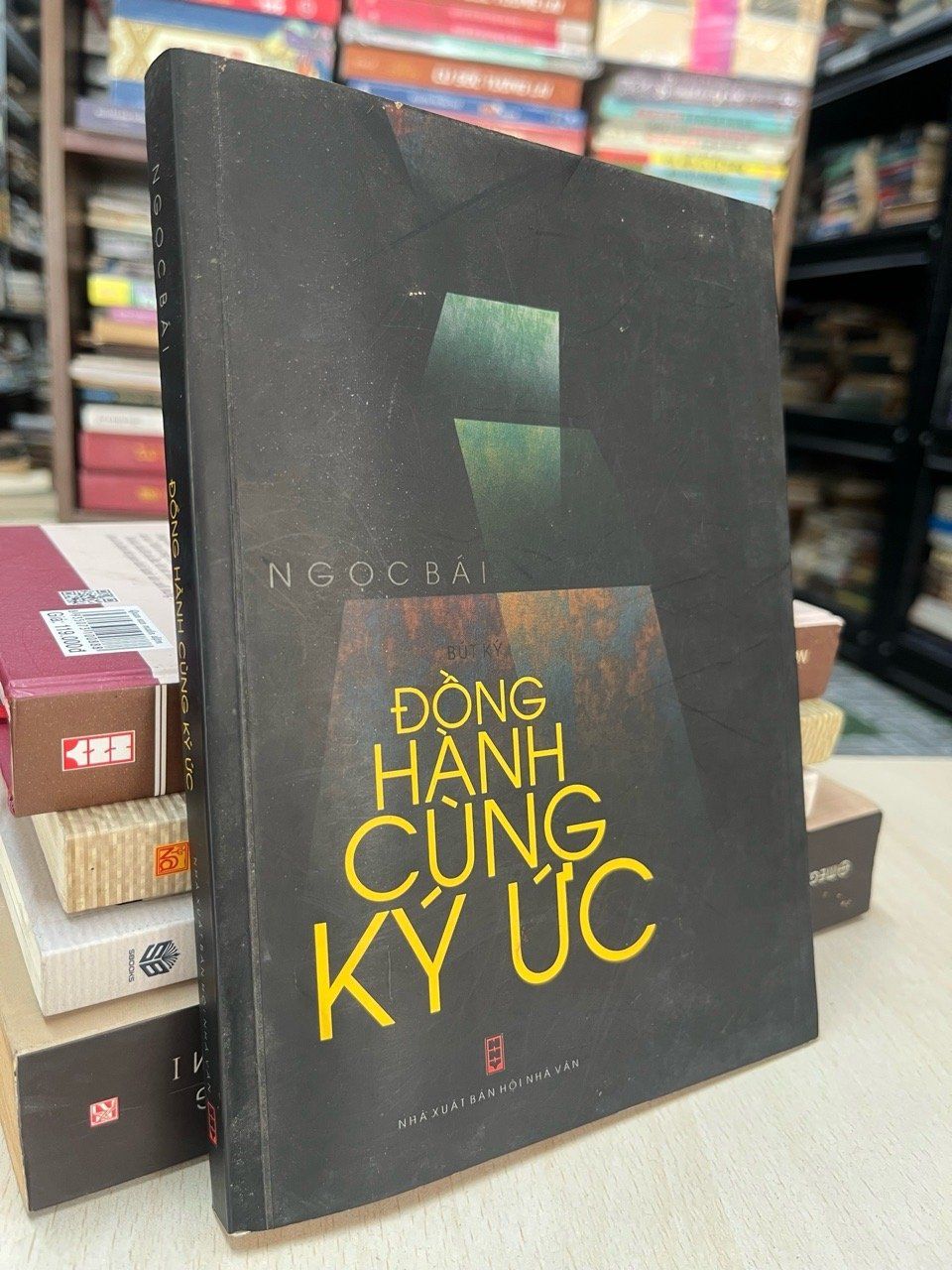  Đồng hành cùng ký ức - Ngọc Bái 