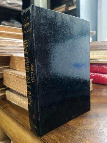  20000 Dặm Dưới Đáy Biển - Jules Verne 