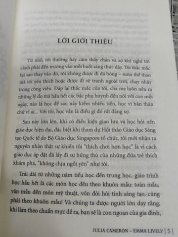  12 Bí Quyết Nuôi Dạy Con Tư Duy Độc Lập: Sáng Tạo Không Áp Đặt - Julia Cameron, Emma Lively 