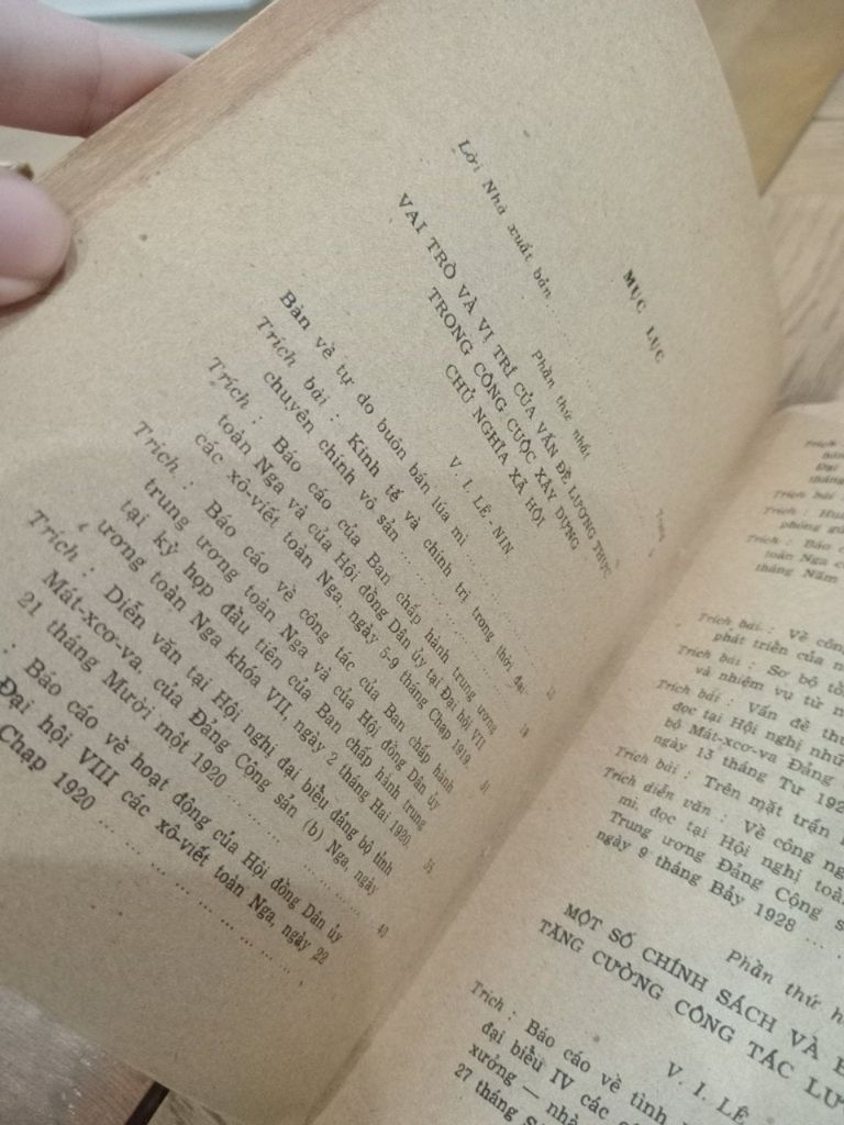 Về Vấn Đề Lương Thực - V. I. Lê-nin, I. V. Xta-lin 
