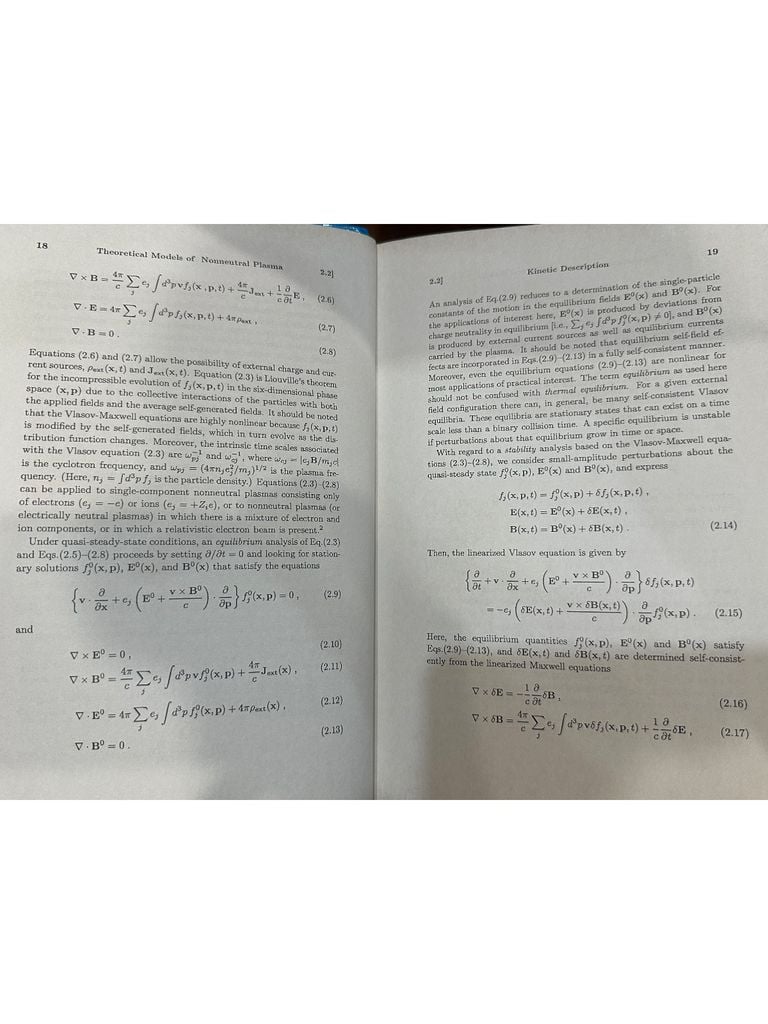  Physics Of Nonneutral Plasmas - Ronald C. Davidson 