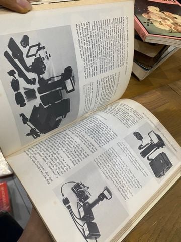  Beginner’s Guide to Camera Accessories - Bruce H. Milton 