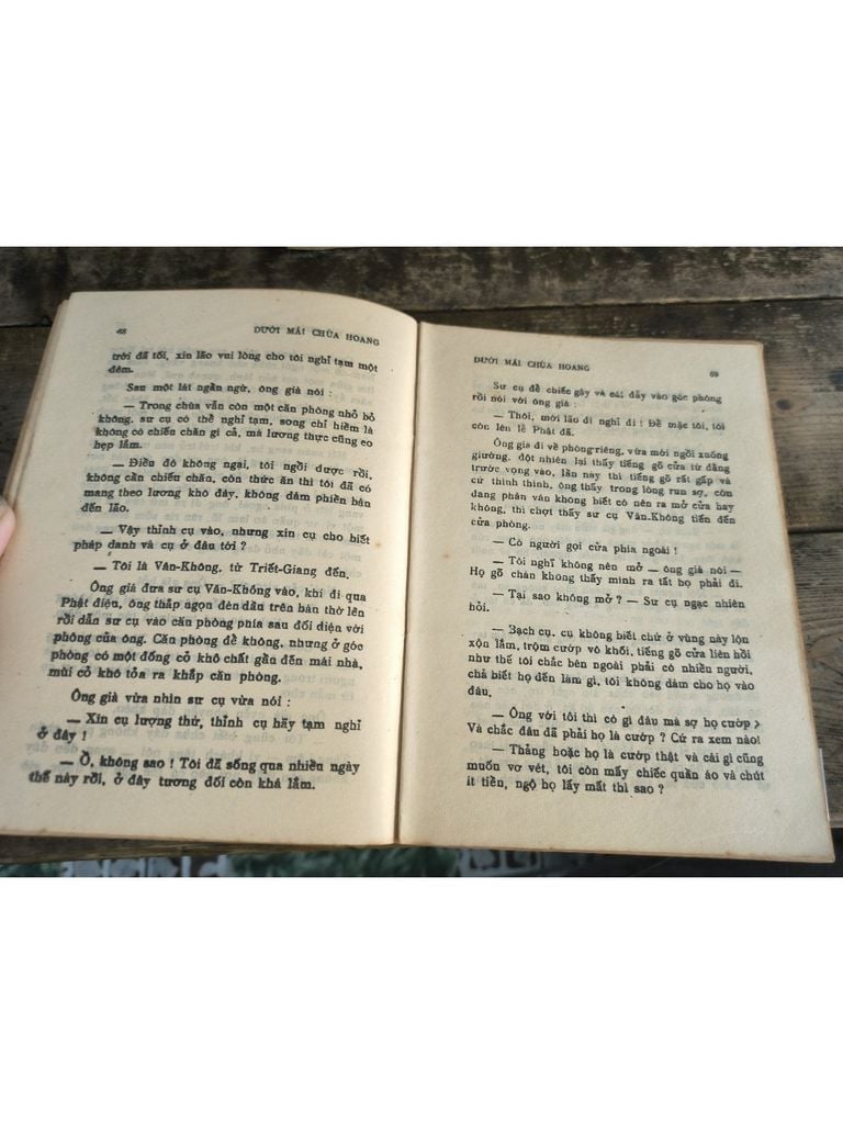  Dưới Mái Chùa Hoang - Thích Quảng Độ (In Kéo Lụa) 