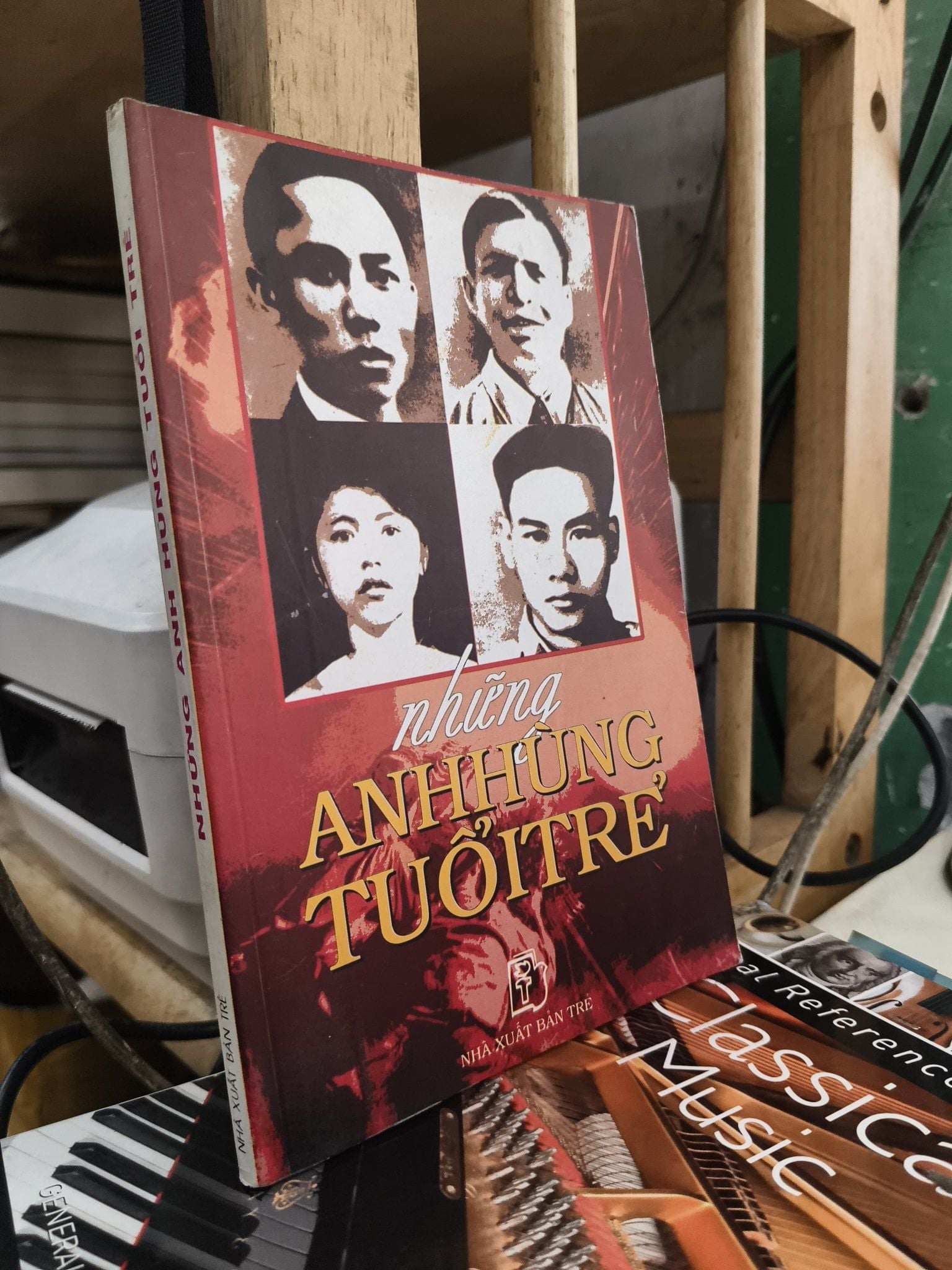  Những Anh Hùng Tuổi Trẻ - Nhiều Tác Giả 