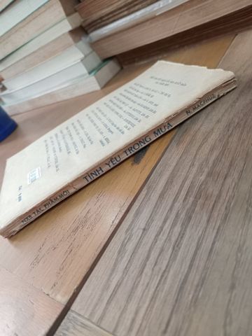  Tình yêu trong mưa - N. Macphuz 