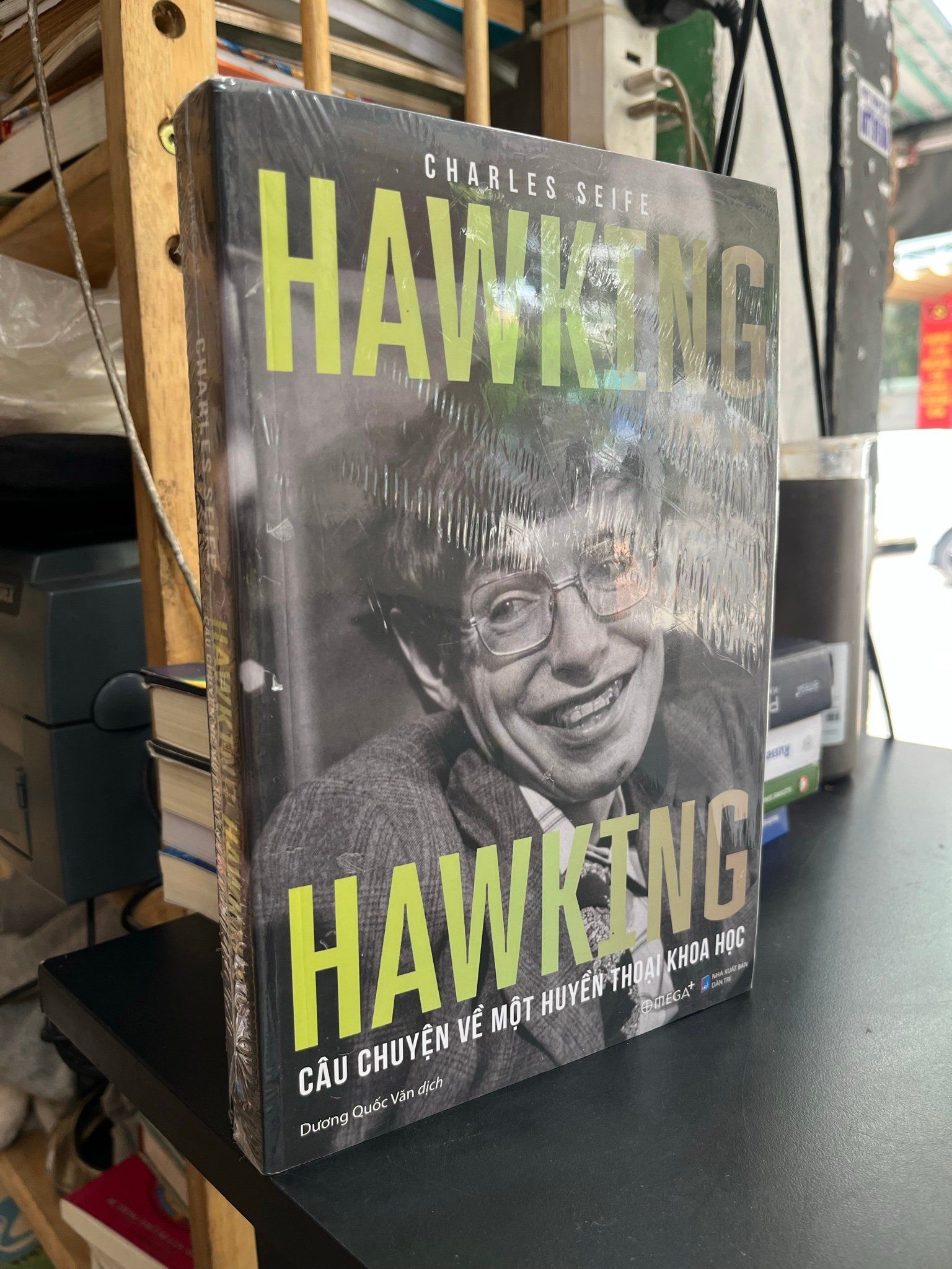  Hawking câu chuyện về một huyền thoại khoa học - Charles Seife 