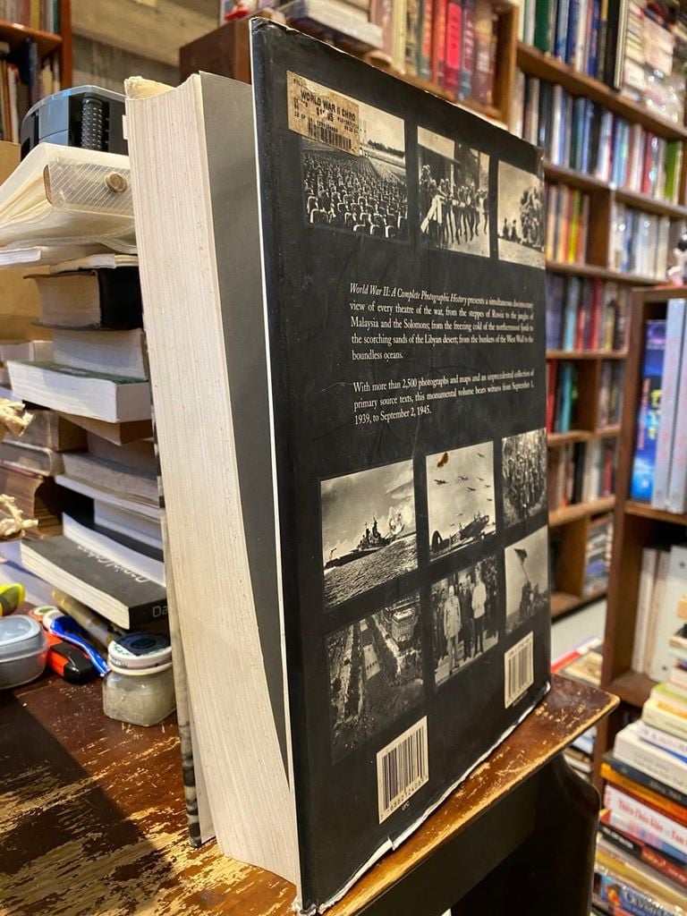  World War II: A Complete Photographic History - Edited by Hal Buell 