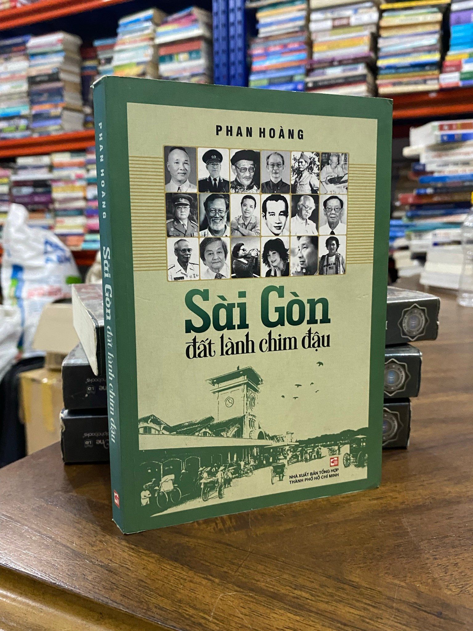  Sài Gòn đất lành chim đậu - Phan Hoàng 
