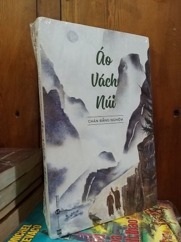  Áo Vách Núi - Chân Đẳng Nghiêm 
