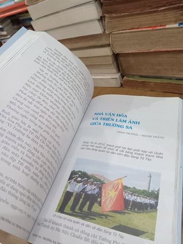  Hoàng Sa Trường Sa Trong Vòng Tay Tổ Quốc - Hồng Châu, Minh Tân 