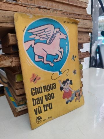  Chú Ngựa Bay Vào Vũ Trụ - Hồ Thu Hồng 