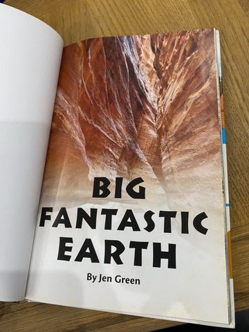  Big Fantastic Earth : See the World’s Most Spectacular Places - Jen Green 