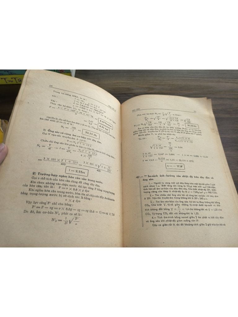  Tính Vật Lý Đệ Nhất A B Và Kỹ Thuật Tập 2 - Nguyễn Thanh Khuyến, Hà Ngọc Bích 