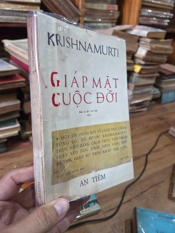Giáp Mặt Cuộc Đời - Krishnamurti (Người Dịch Nguyễn Minh Tâm và Đào Hữu Nghĩa)