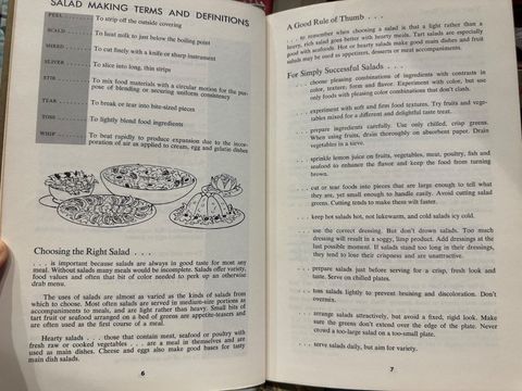 Favorite Recipes Of America : Salad