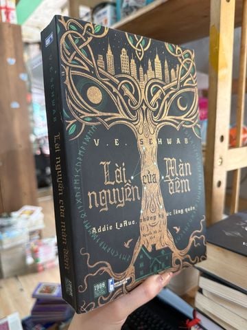 Lời Nguyền Của Màn Đêm - V. E. Schwab