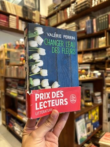 Changer L'Eau Des Fleurs, Valérie Perrin