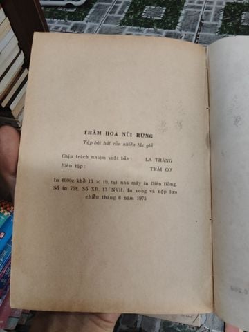 Thắm Hoa Núi Rừng