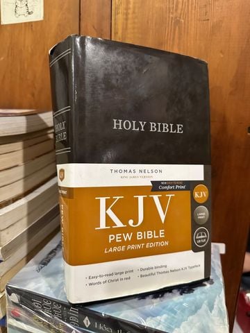 Holy Bible - Thomas Nelson