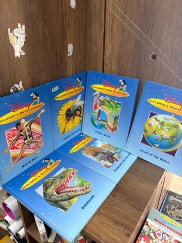  Comic Children'S Encyclopedia - Disney 