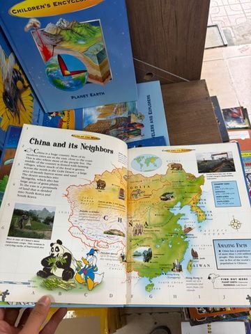  Comic Children'S Encyclopedia - Disney 