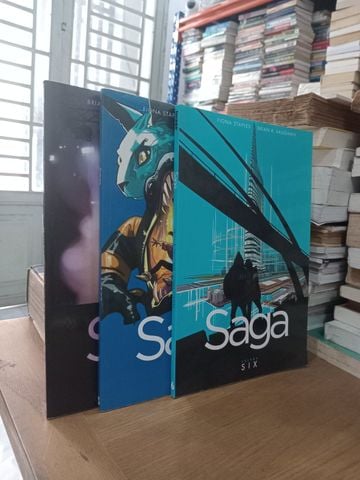  Saga – Fiona Staples, Brian K. Vaughan 