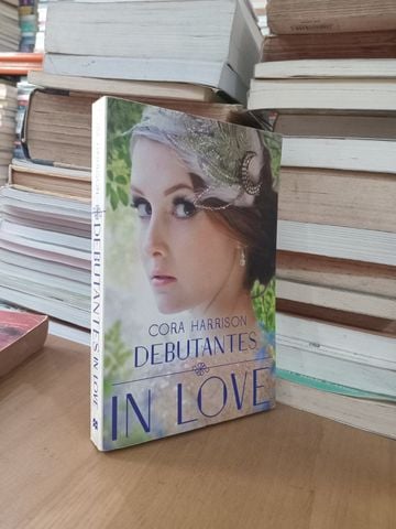  Debutantes In Love – Cora Harrison 