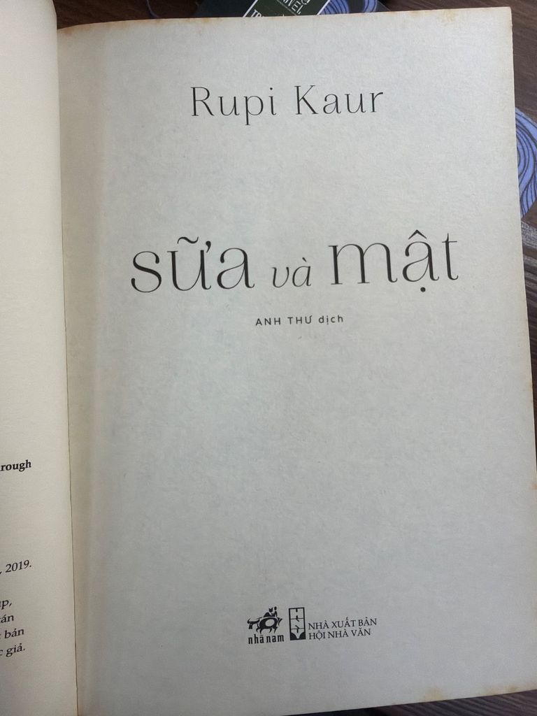  Sữa Và Mật – Rupi Kaur 