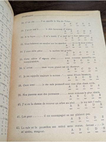  Giáo Khoa & Trắc Nghiệm Pháp Văn 12C Sinh Ngữ 2 – Một Nhóm Giáo Sư Pháp Văn 